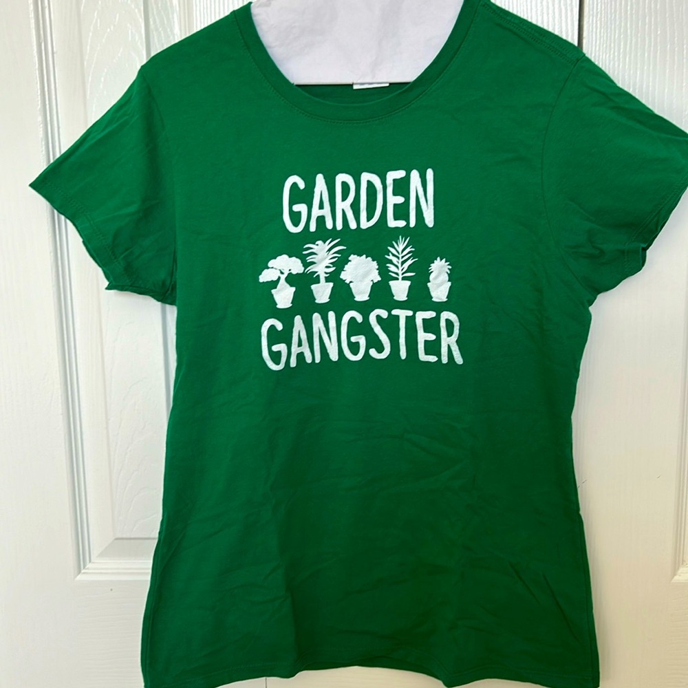 Women’s Size M Green Garden Gangster T Shirt